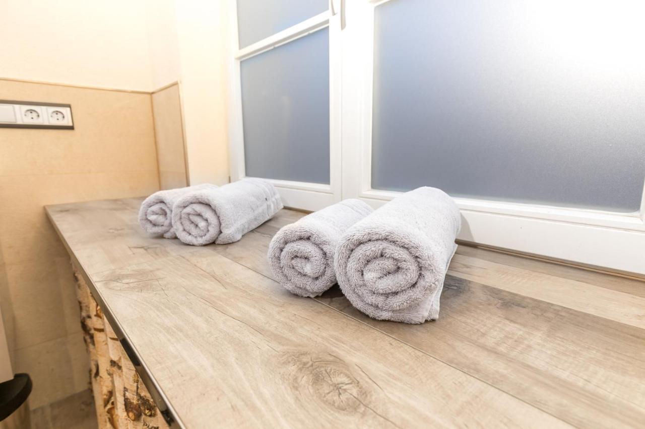 Schwarzwaldzimmer & Schwarzwald Design Apartment Rottweil Buitenkant foto